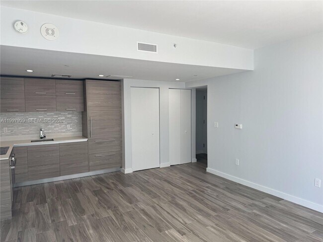 Building Photo - 1300 S Miami Ave