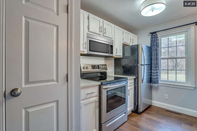 Building Photo - 106 Glengarry Dr