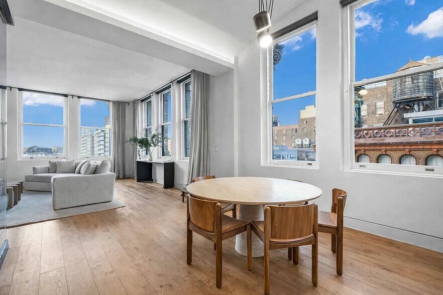 Building Photo - 640 Broadway