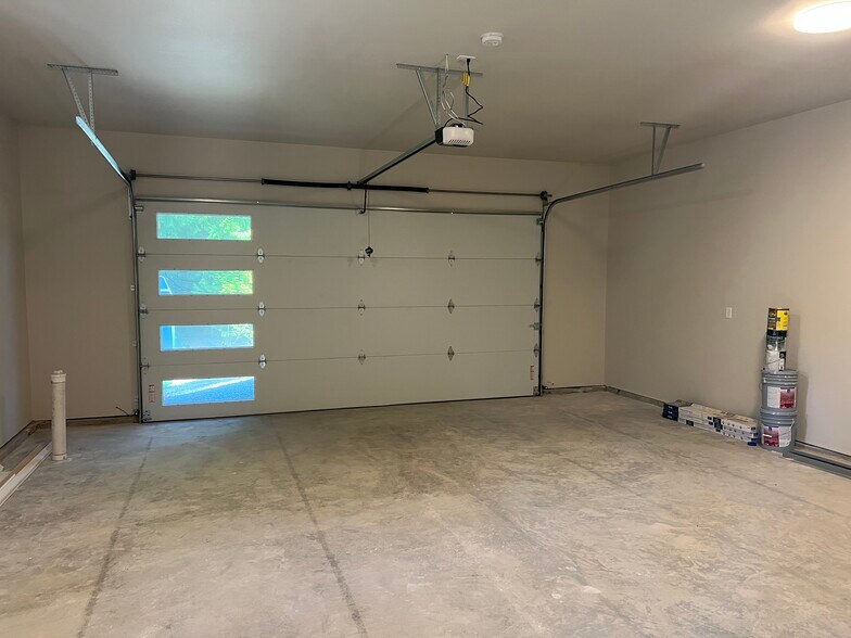 Building Photo - 21112 Locust Way