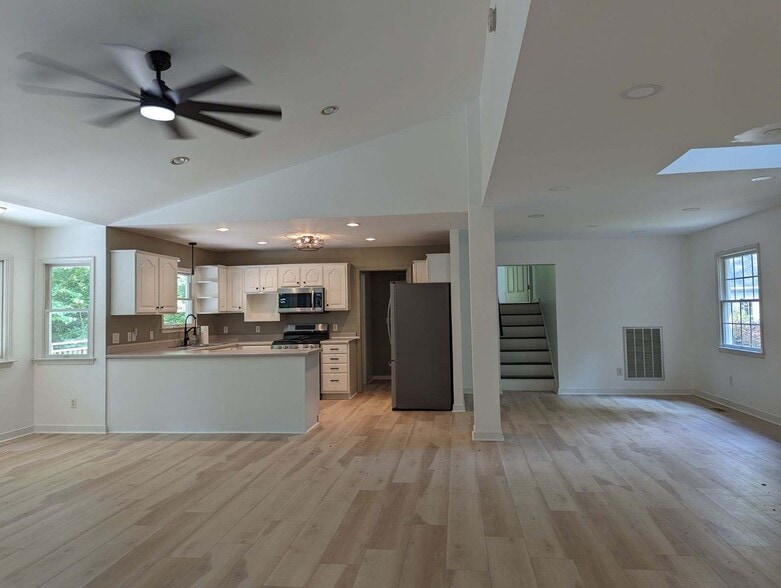 Building Photo - 111 Oyster Cove Lndg