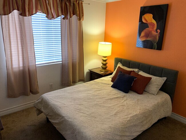 Building Photo - Meridian-FURNISHED 2 BDR /2 BATH + Den Lux...