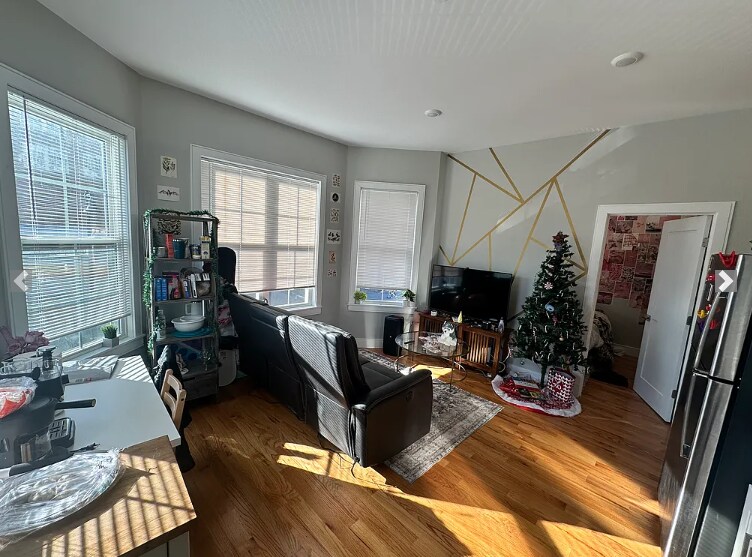 Building Photo - 1619 Tremont St