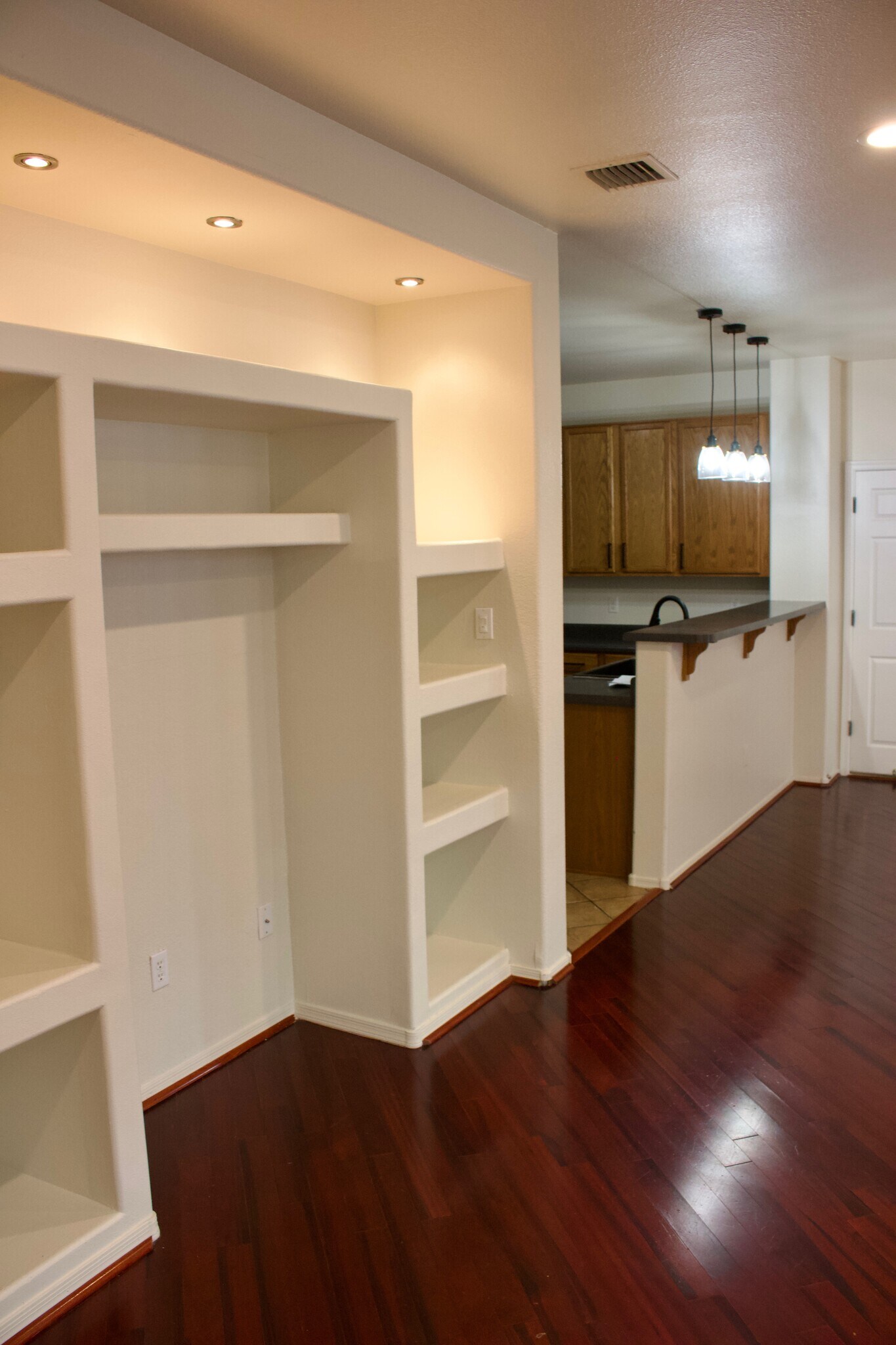 Building Photo - 2775 N Saramano Ln