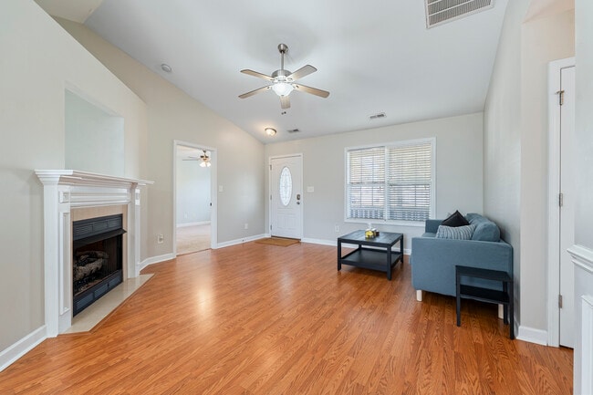 Building Photo - 2175 Glendale Ave