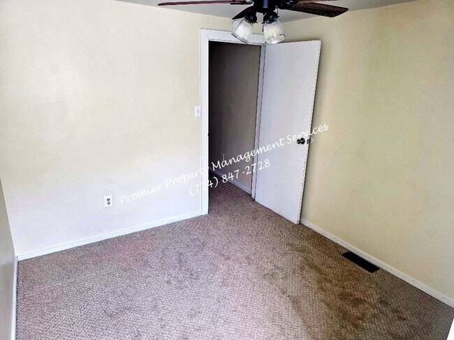 Building Photo - 916 3rd Ave