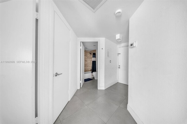 Building Photo - 8290 Lake Dr