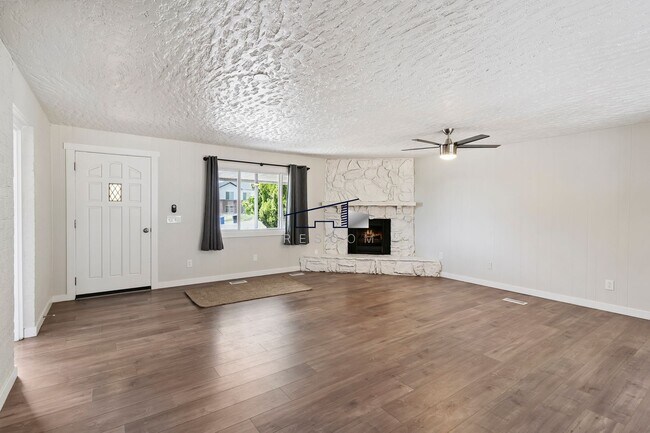 Building Photo - Updated North Ogden 4 Bedroom 2 Bathroom Home!