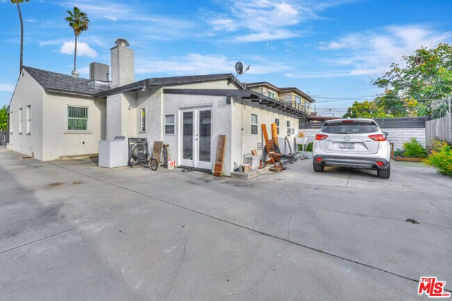 Building Photo - 4905 Coolidge Ave