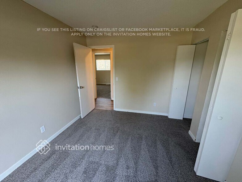 Building Photo - 1530 S Salida Way