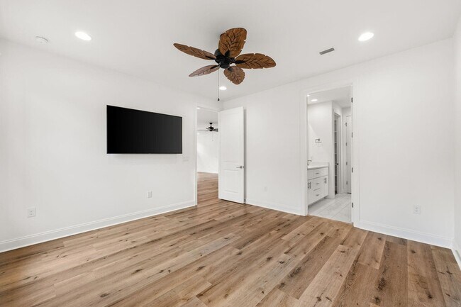 Building Photo - 217 Windrow Way