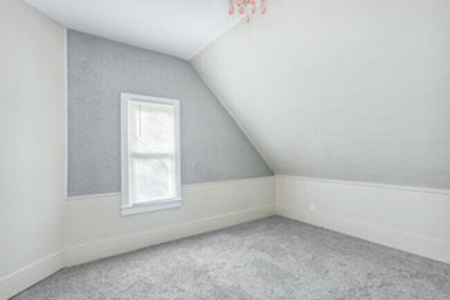 Building Photo - Spacious 4-Bedroom Home in South Wichita - Close to Downtown with a Large Backyard