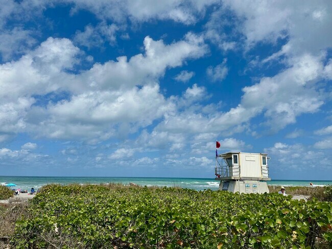 Building Photo - 8698 SE Hobe Ridge Ave