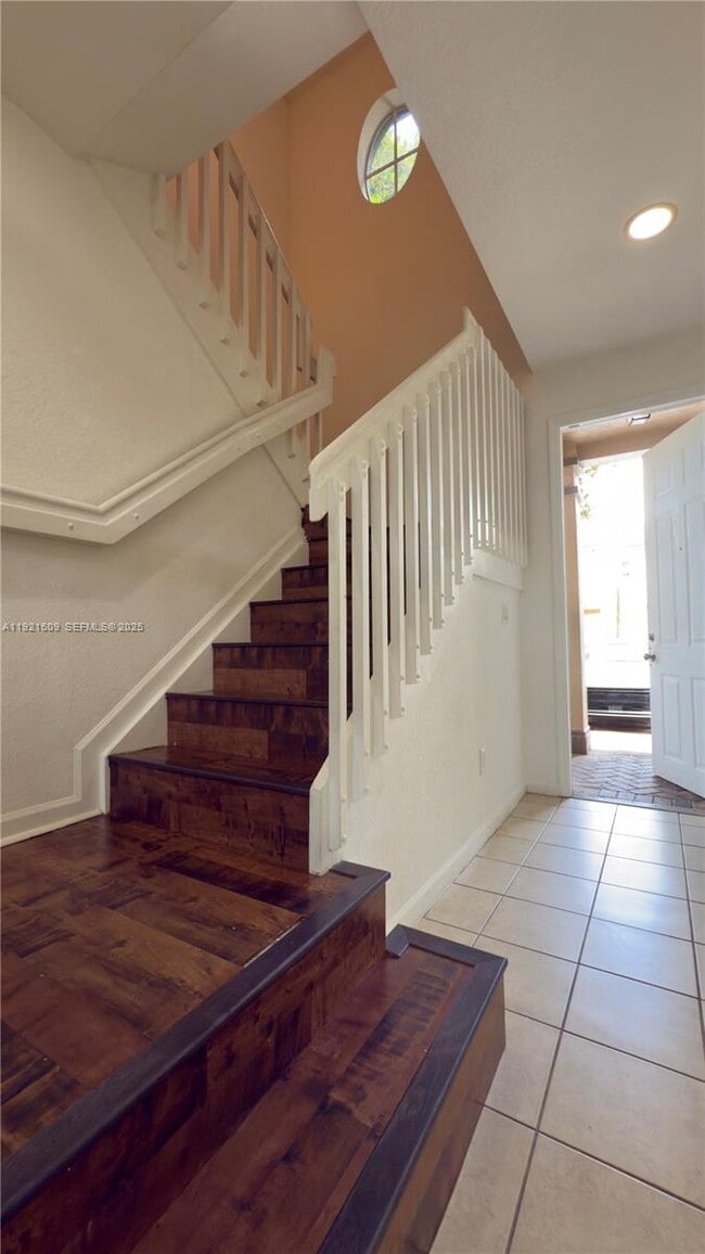 Building Photo - 1109 Lucaya Dr