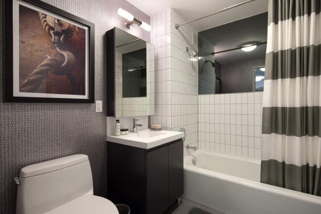 Building Photo - 0 bedroom in Queens NY 11101