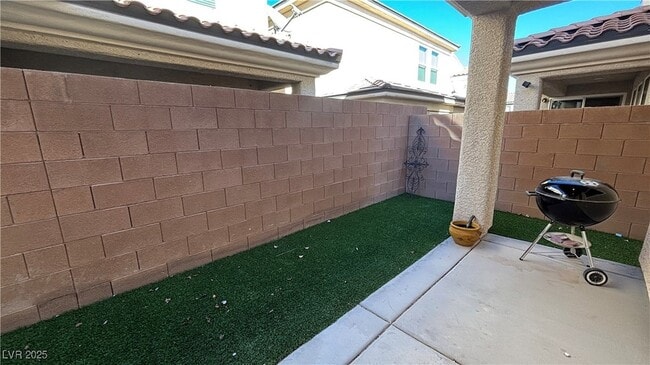 Building Photo - 10228 Ruggles Mansion Ave