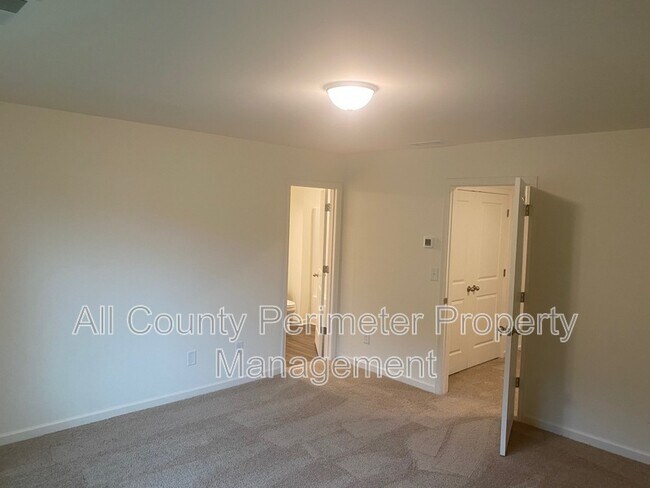 Building Photo - 1117 Union Pacific Wy