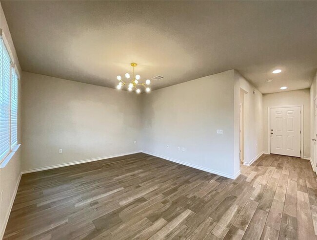 Building Photo - 1603 Denesa Dr