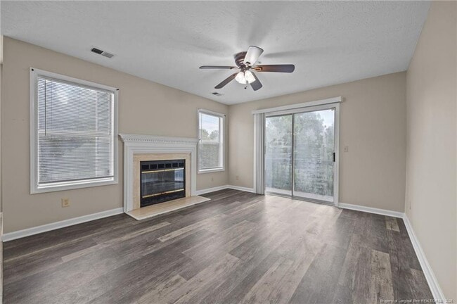 Building Photo - 962 Stewarts Creek Dr