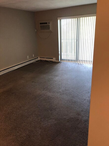 Living Room - 100 Grand View Ave