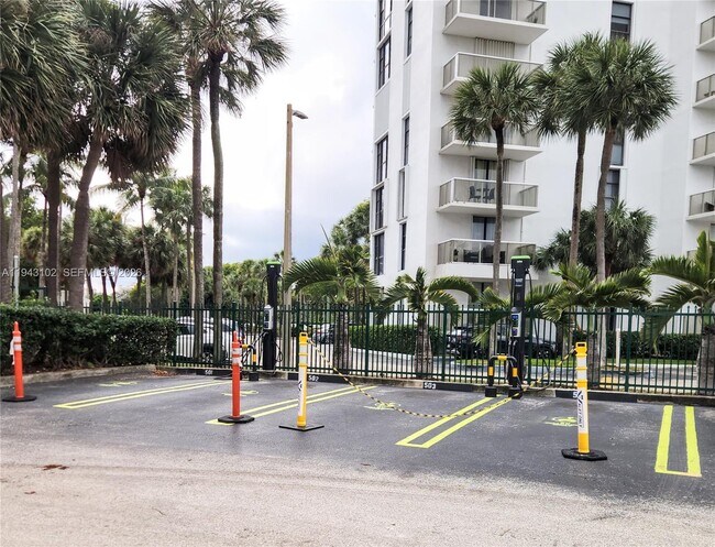 Building Photo - 20505 E Country Club Dr