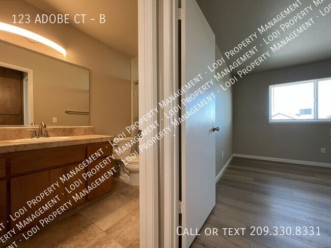 Building Photo - 123 Adobe Ct