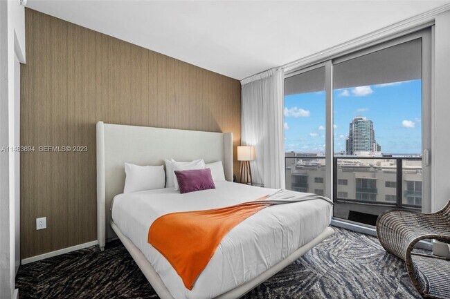 Building Photo - 4111 S Ocean Dr