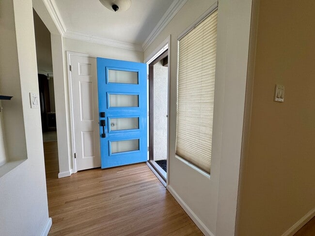 Building Photo - Stunning 3-bedroom, 2-bathroom home in Leimert Park area