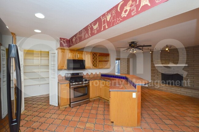 Building Photo - 1623 E Palmcroft Dr