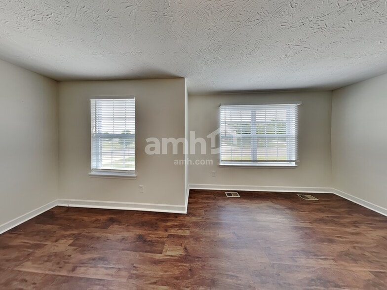 Building Photo - 718 Rolling Acre Dr