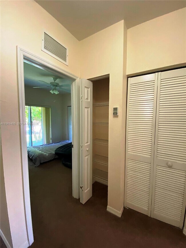 Building Photo - 1978 SE 23rd Terrace