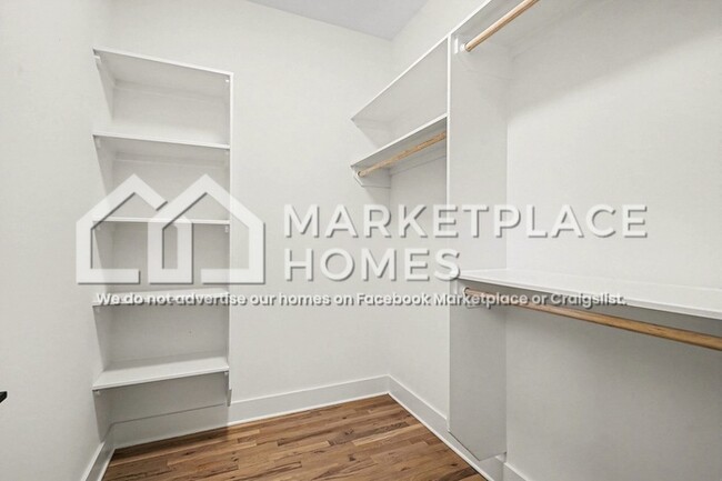 Building Photo - 974 Dozier Pl