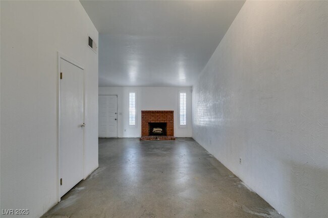 Building Photo - 1803 Discus Dr