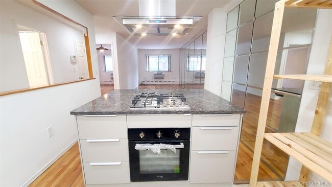 Building Photo - 101-20 67th Dr