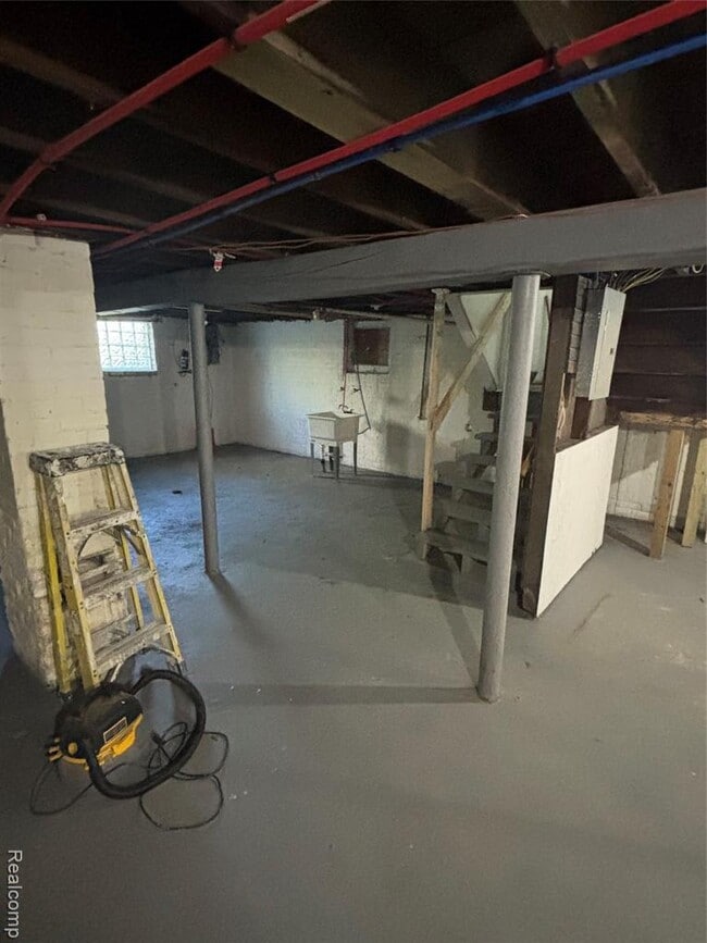 Building Photo - 3008 Cortland St