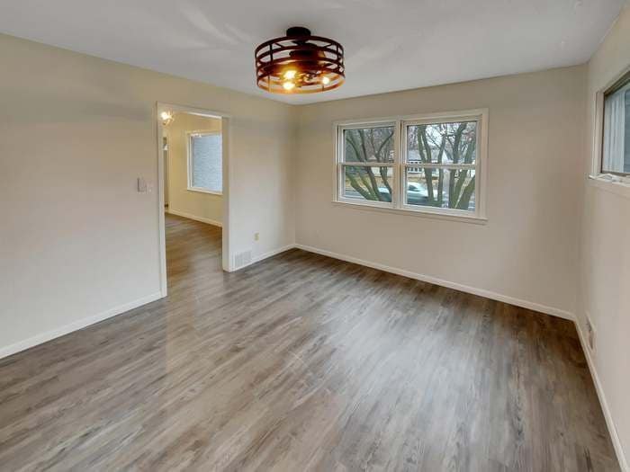 Building Photo - 2022 English St