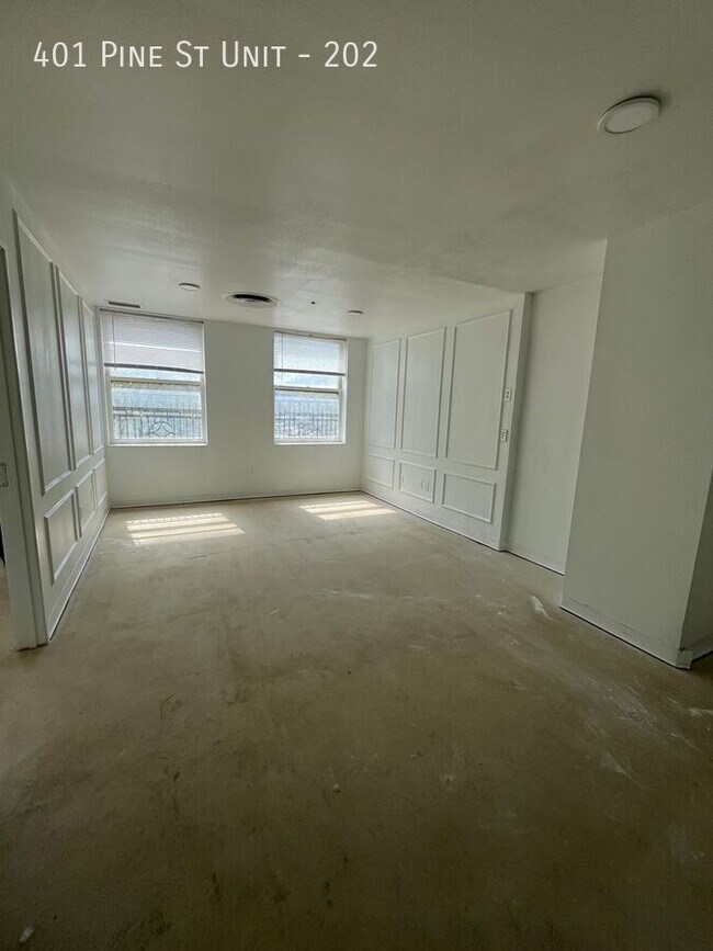 Building Photo - 401 Pine St