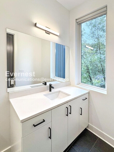 Building Photo - 2347 Hosea L Williams Dr NE