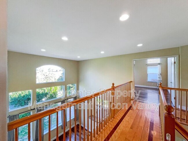 Building Photo - 3825 Venus Ct