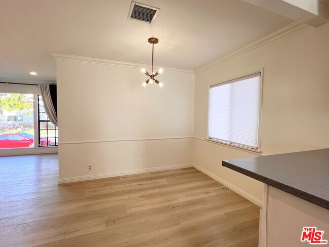 Building Photo - 7311 Dunfield Ave