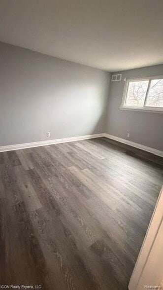 Building Photo - 3162 Summers Rd