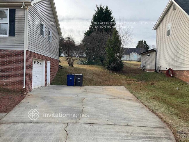 Building Photo - 3868 Crusade Dr