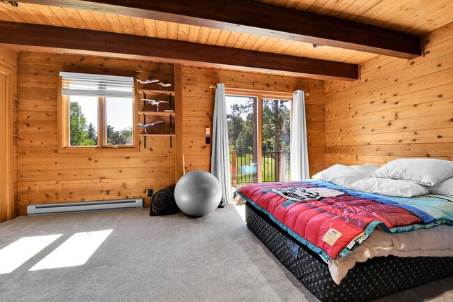 Building Photo - 30666 Sun Creek Dr
