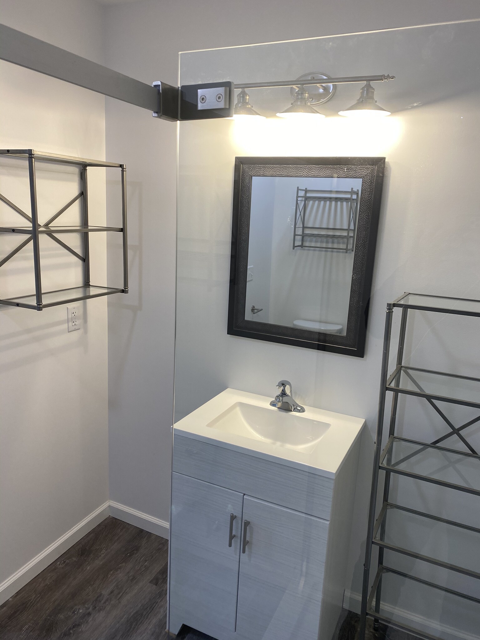 Building Photo - 439 N Salina St