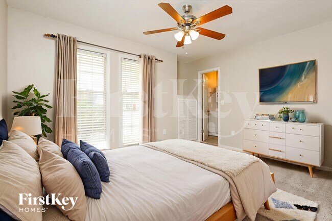 Building Photo - 303 Longstreet St