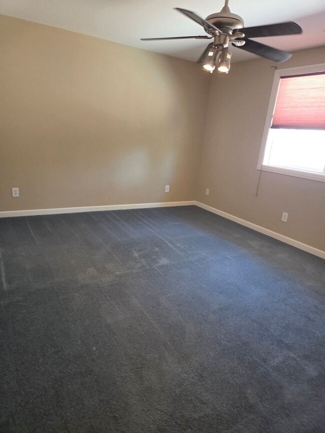 Building Photo - 20800 W Willow Springs Dr