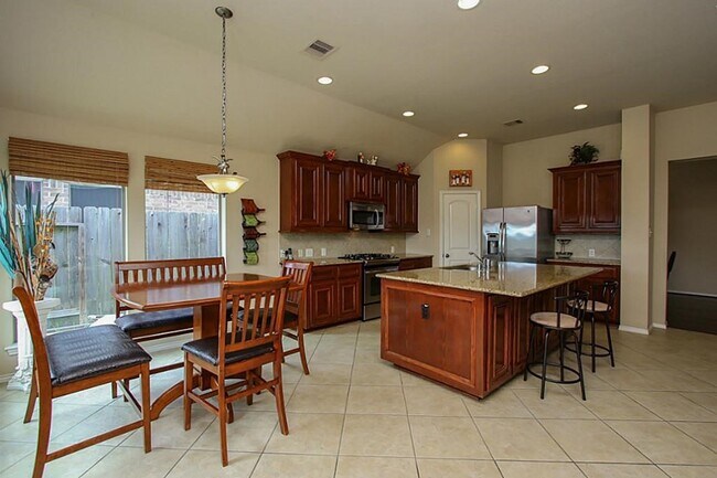 Building Photo - 14822 Yellow Begonia Dr