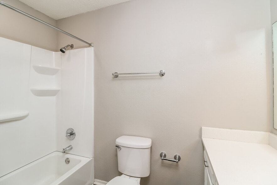 Building Photo - 508 Berkshire Ct