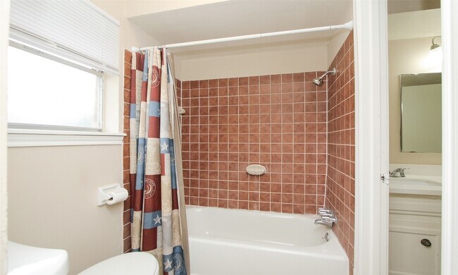 Building Photo - 6406 Ashton St