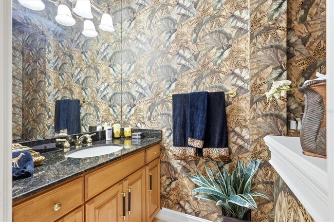 Building Photo - 1007 3rd St E